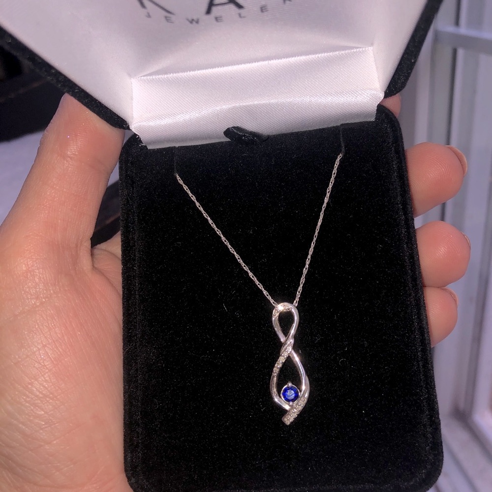 KAY JEWELERS infinity necklace